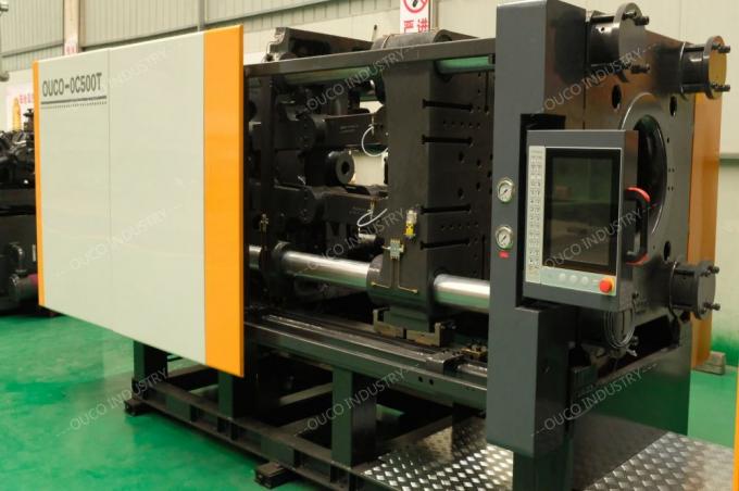 Máquina da modelação por injeção de Ouco