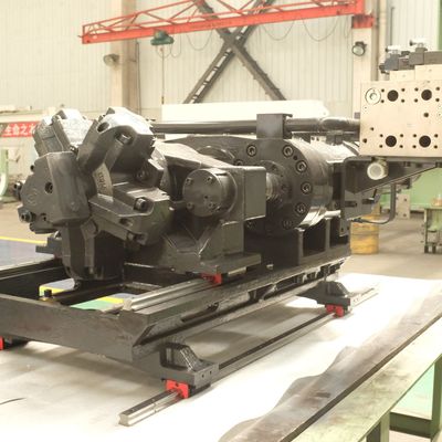 OUCO Hydraulic Servo 650T Injection Molding Machine Producing Storage Boxes